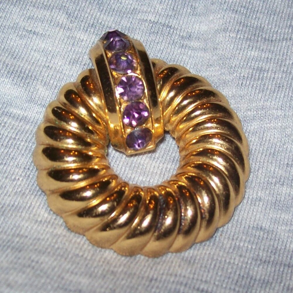 Vintage Coro Gold Tone Amythest Color Rhinestone Wreath Brooch Signed